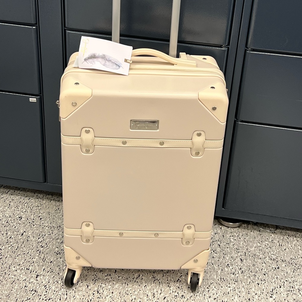 jessica simpson vintage luggage carry on 21”